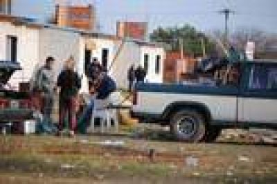  Desalojaron a las familias que ocupaban viviendas en Barrio Alto Verde