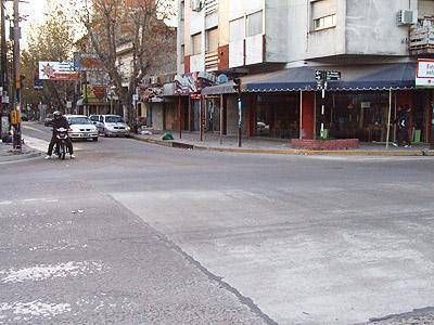 Reabrieron la c�ntrica calle Vicente L�pez en Monte Grande