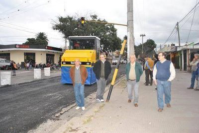 Segura inspeccion� las  obra de pavimentaci�n  de la avenida El �xodo