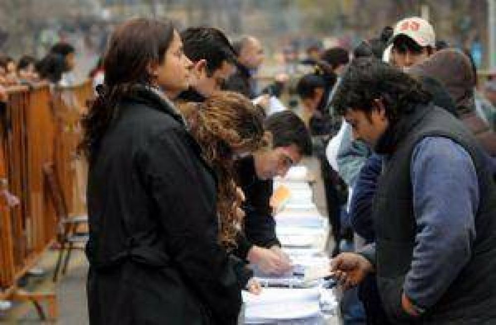 Hay 5,3 millones de j�venes fuera de la asignaci�n por hijo