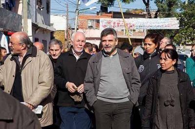 Filmus y Tomada recorrieron Parque Patricios, Barracas y la Villa 21