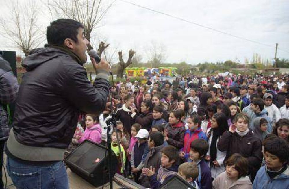 Rosso prometi� la construcci�n de una escuela y un jard�n en Open Door