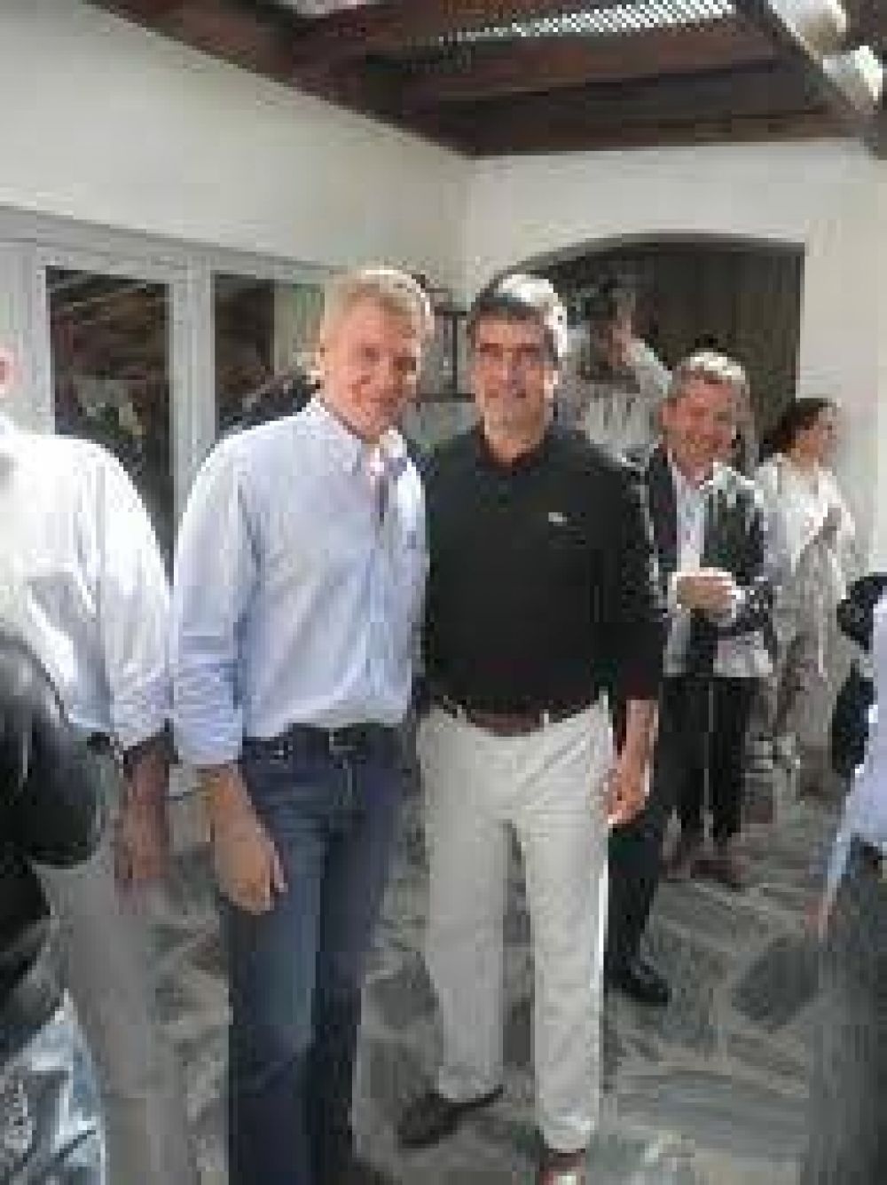 El candidato a Intendente de Jun�n, Andr�s Rosa estuvo en el plenario de Uni�n Celeste y Blanco 