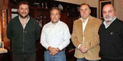 Una reuni�n con varias ausencias 