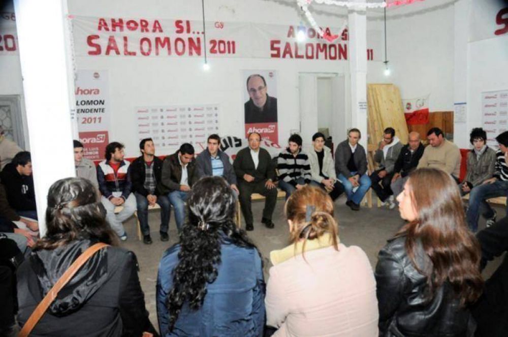 Importante cantidad de j�venes participaron de un encuentro con Jos� Luis Salom�n 
