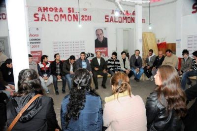 Importante cantidad de j�venes participaron de un encuentro con Jos� Luis Salom�n 