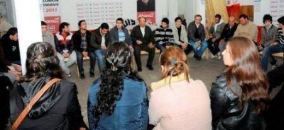 Salom�n mantuvo una charla con j�venes 
