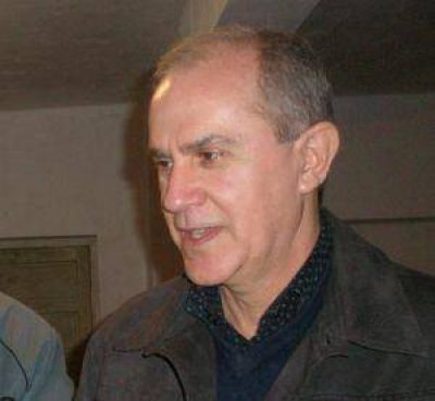 Nikisch dice que Capitanich tiene diplomas pero no ve los problemas cotidianos de la gente