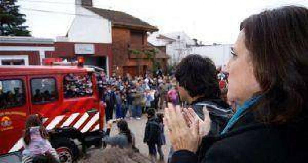 Rosso anuncio la creaci�n de un nuevo destacamento de bomberos en Open Door 