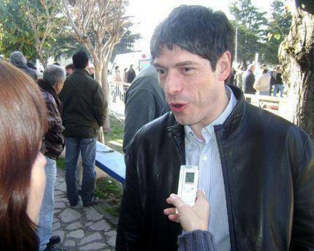 Abal Medina: �Los no peronistas tienen que participar en las primarias no peronistas�