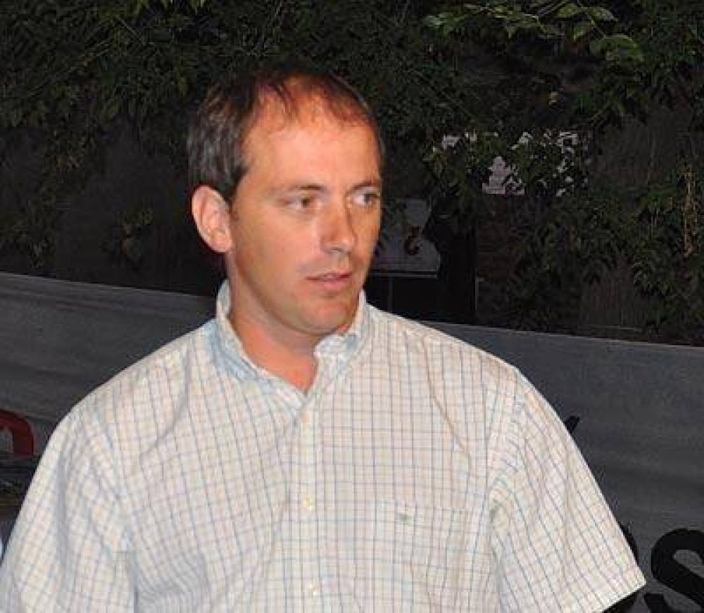 Se planta el Socialismo pampeano: "Alfons�n, nada que ver con nosotros"