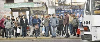 Levantaron paro de choferes y las empresas quieren llevar el boleto urbano a los 2 pesos