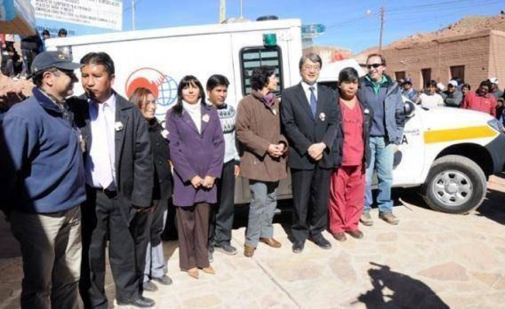 Entregaron ambulancia para el hospital de Susques