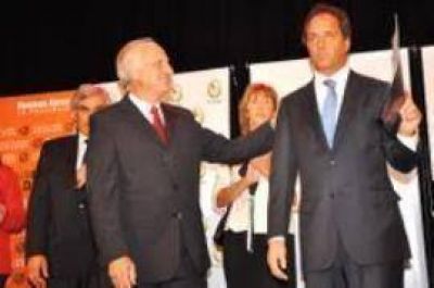 Trenque Lauquen: Chocolate por la noticia !!!. Feito es candidato y lo dijo en Pehuaj� 