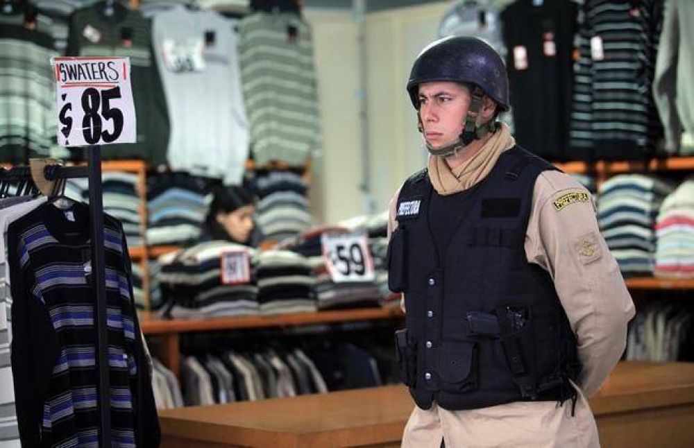 M�ltiple allanamiento en shopping Peatonal