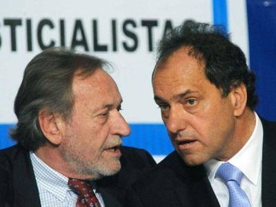 Scioli quiere hablar con Balestrini para definir su Vice