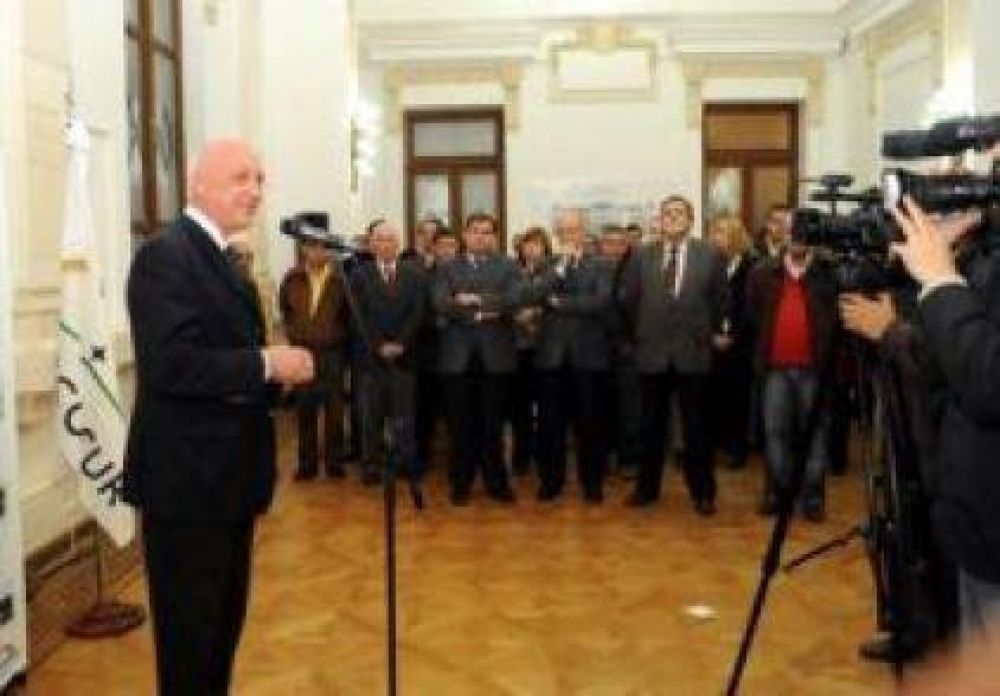 El gobierno agasaj� a los periodistas