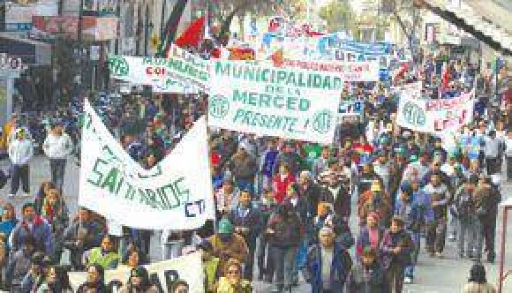 LA CTA MOVILIZ� A TRABAJADORES DE LAS DISTINTAS REPARTICIONES SALTE�AS