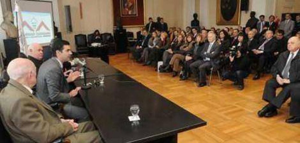 El gobernador Urtubey destac� la importancia de la participaci�n ciudadana para trabajar contra la inseguridad y la exclusi�n social