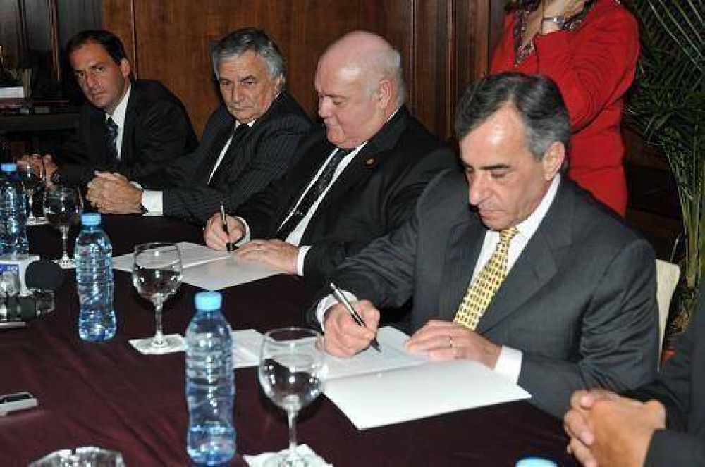 El Municipio de Malvinas Argentinas y la UBA suscribieron un convenio