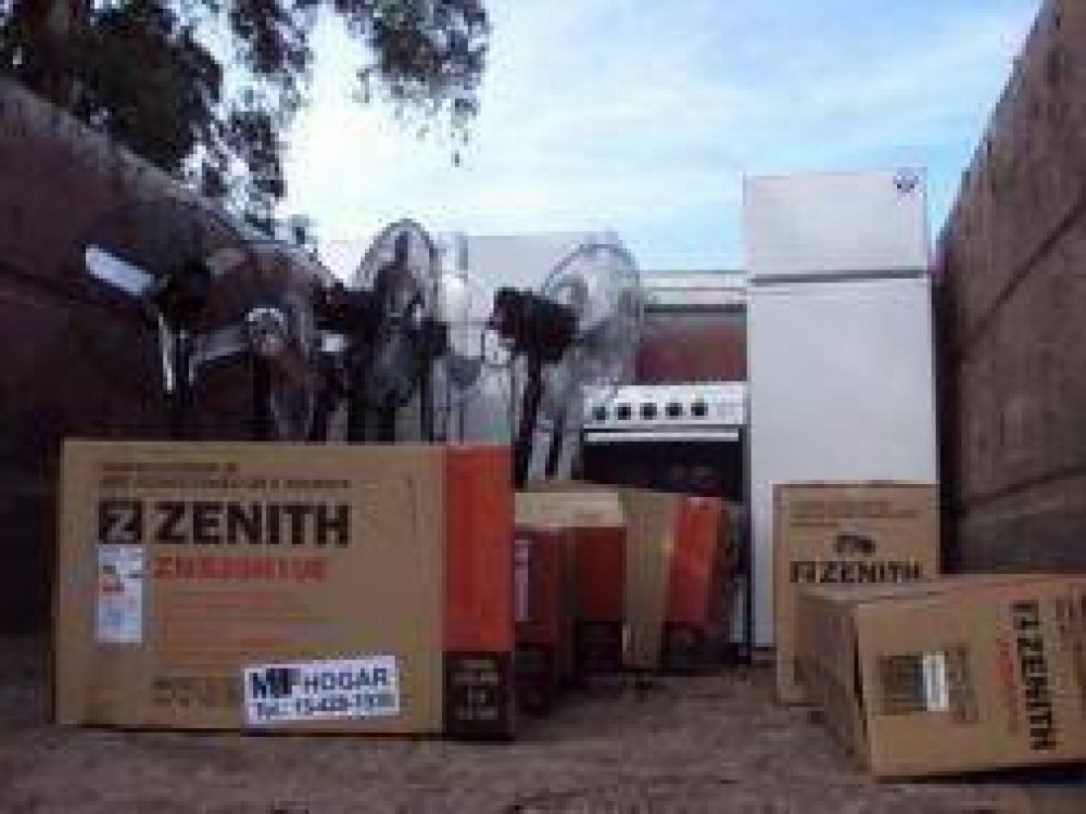 Ensenada: Intendente Secco recibi� materiales para Unidades Sanitarias
