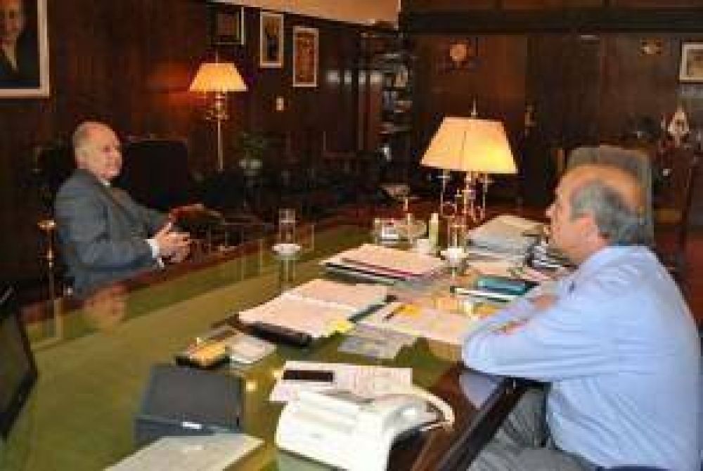 Jenefes ratific� su apoyo a la precandidatura de Segura