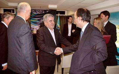 Sin anuncio previo Das Neves adjudic� tres �reas petroleras