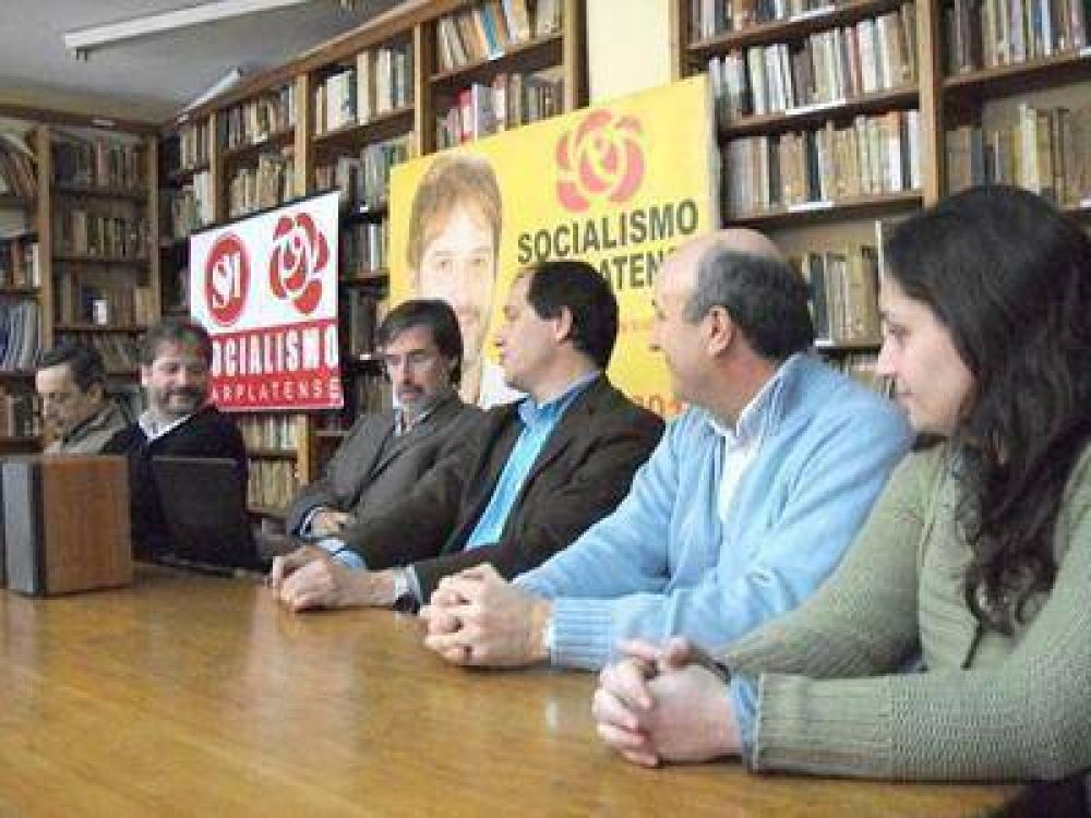 Rivas apoy� la candidatura de Andr�s Cordeu