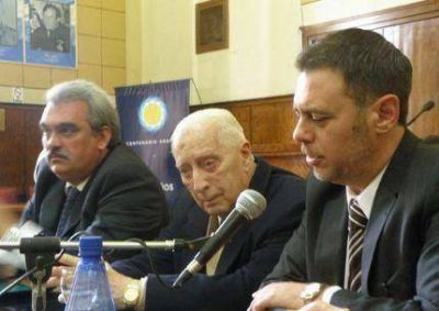 El Deliberante otorg� el t�tulo de �Vecino Destacado� al doctor Carreras