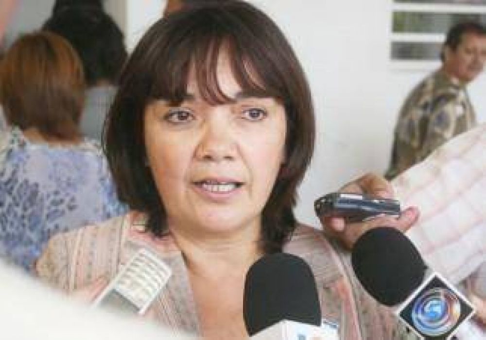 La ministra Ur�a destac� la asistencia sanitaria 
