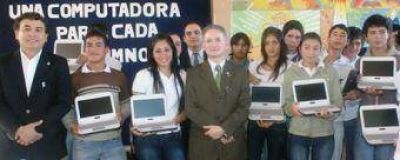 Este viernes entregar�n 750 netbooks en la EES N�5 de Las Bre�as