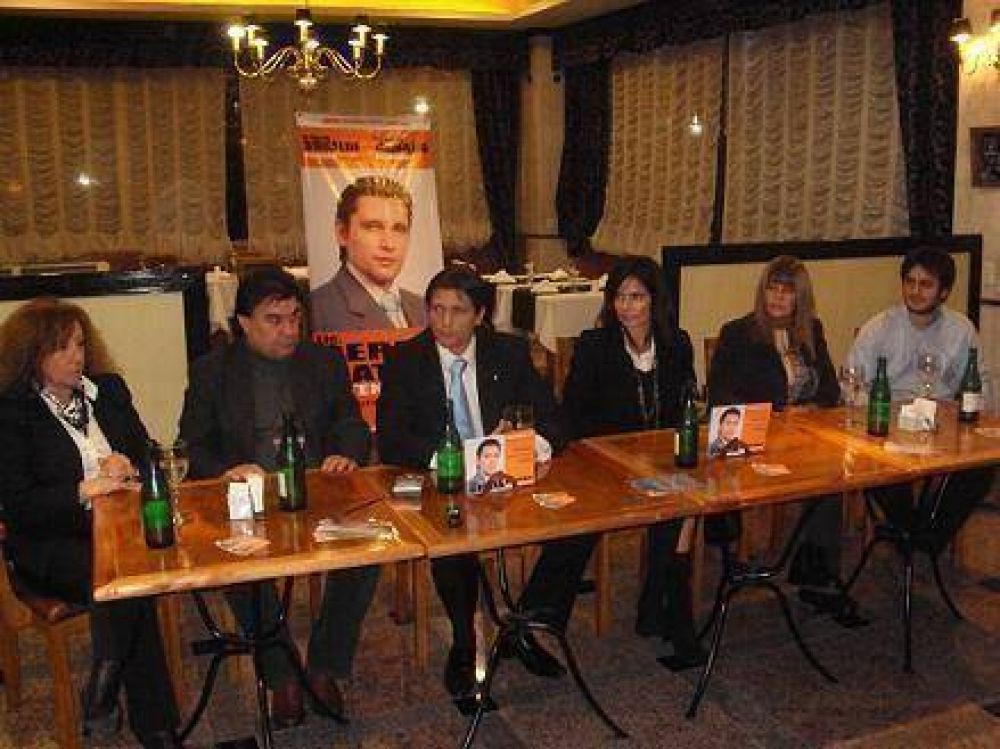 Mat�as Cerd� present� sus candidatos para concejales