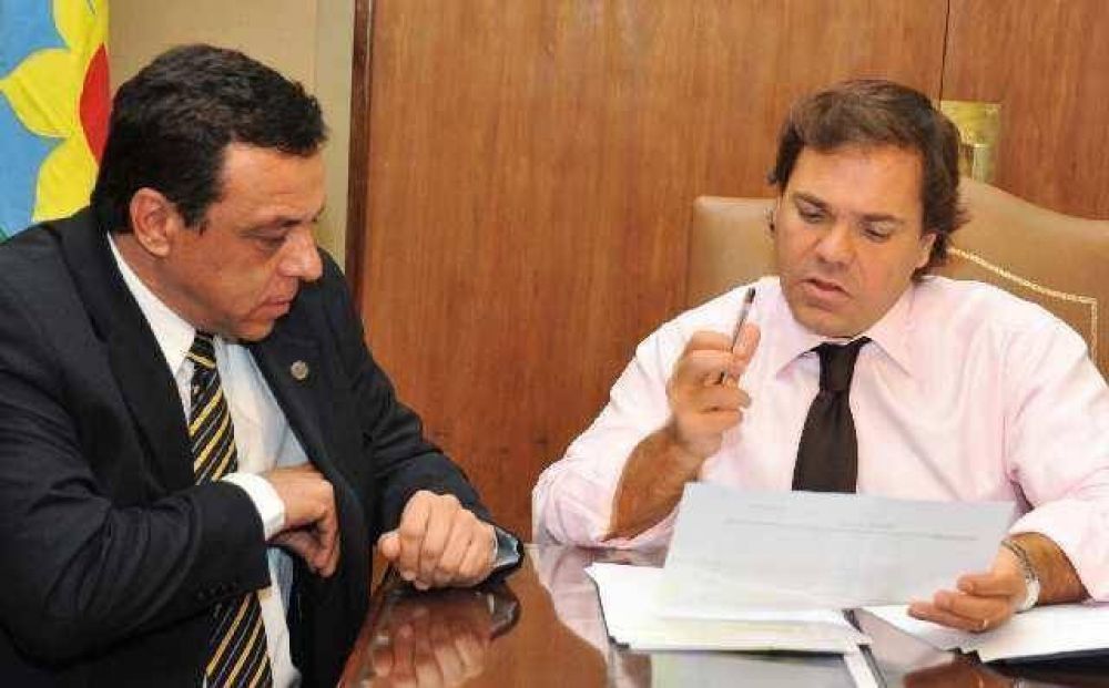 C�ffaro le vende a Scioli que es socialista