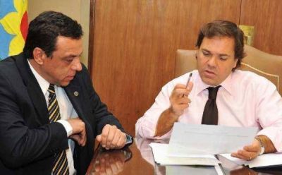 C�ffaro le vende a Scioli que es socialista