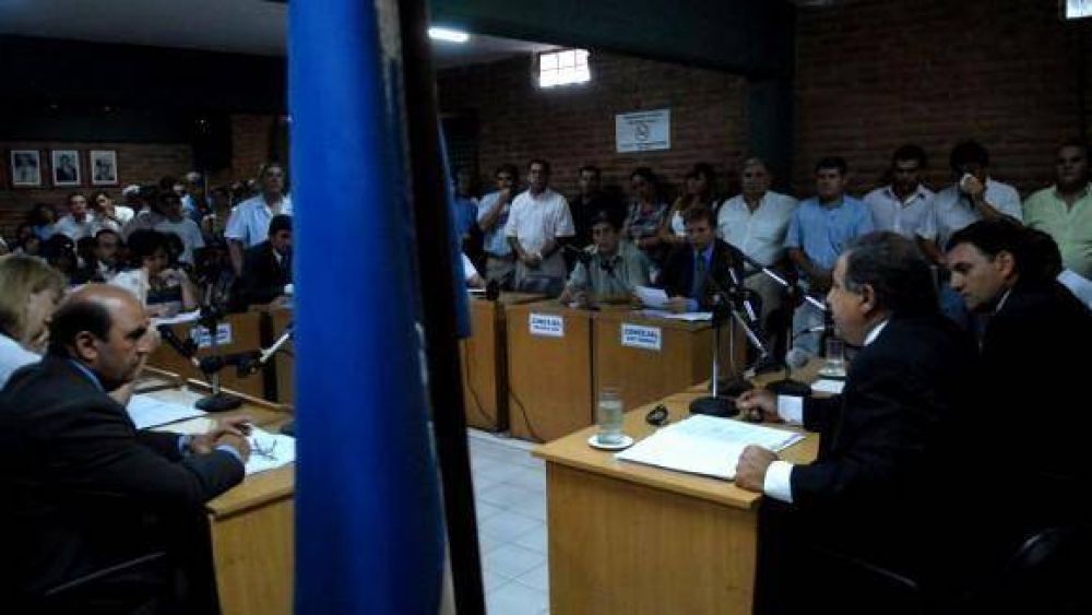 El esc�ndalo protagonizado por tres ediles de Yerba Buena termin� en la Justicia