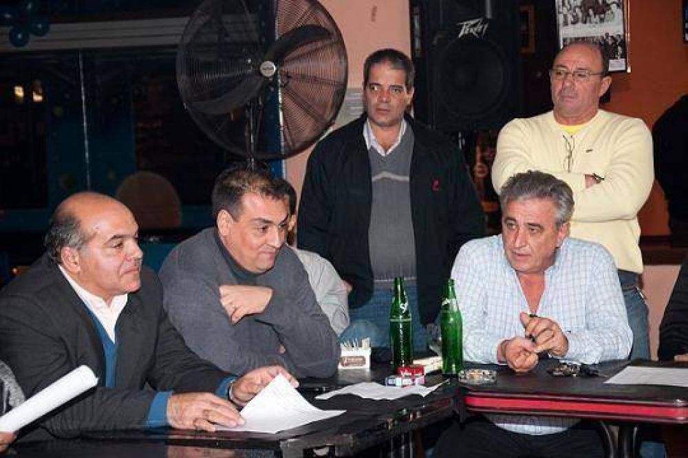 G�mez presente en el lanzamiento de la f�rmula Duhalde � Das Neves