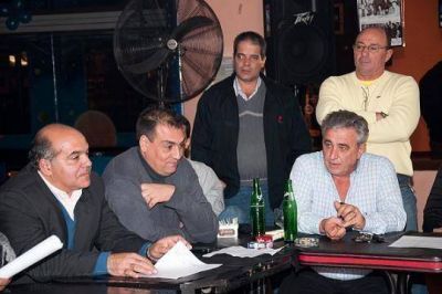 G�mez presente en el lanzamiento de la f�rmula Duhalde � Das Neves