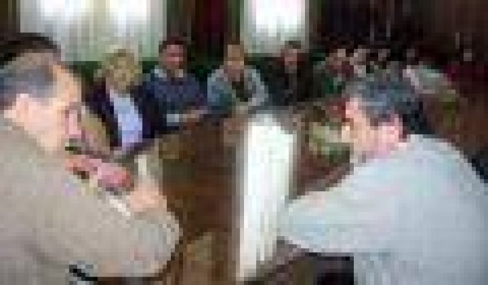 El Intendente se reuni� con ATSA y Luz y Fuerza para hablar de viviendas sociales	