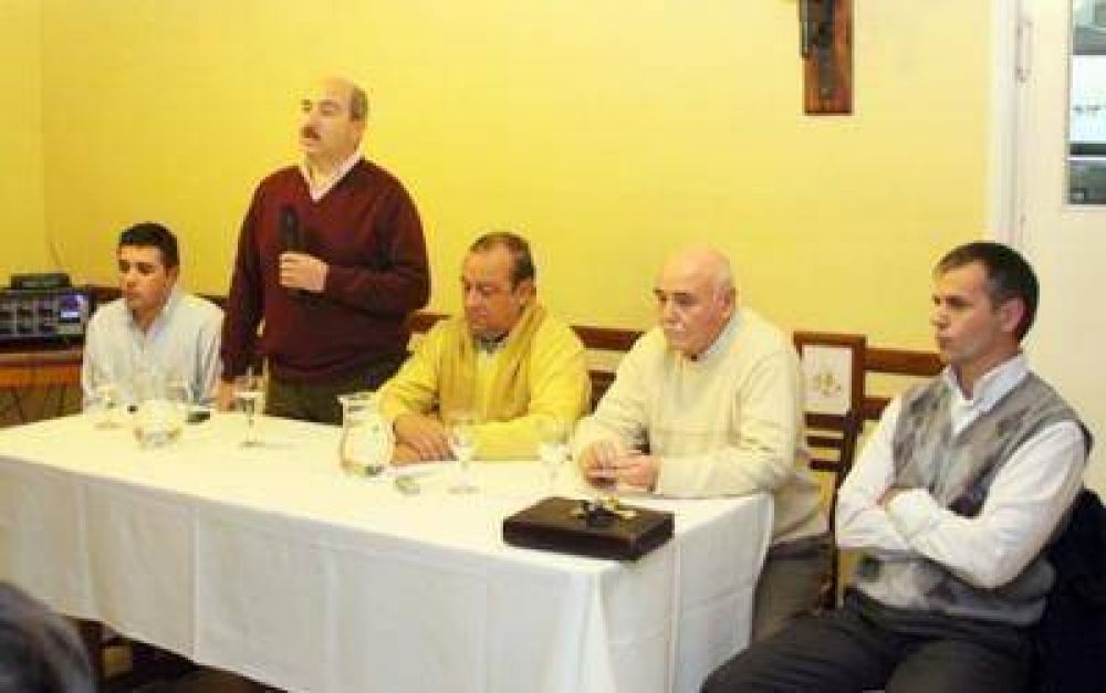 EL VECINALISMO LE HIZO SABER A S�NCHEZ QUE LA ALTERNANCIA NO SE NEGOCIA Y HABR� INTERNAS