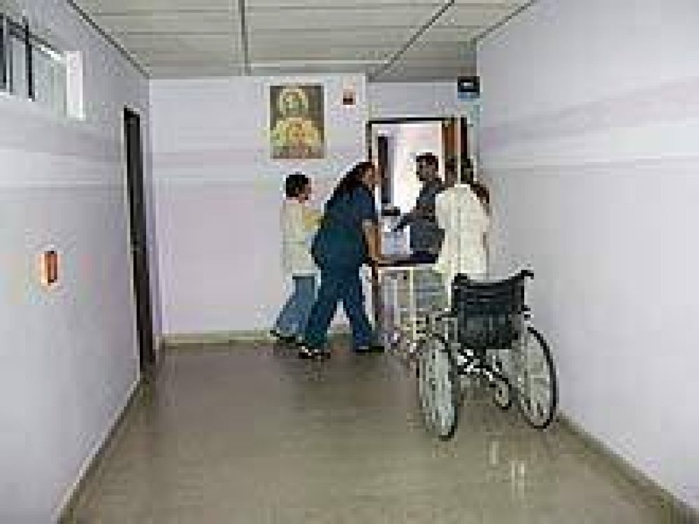 Otorgan a 5.918 empleados de Salud un adicional por $400 para ropa de trabajo