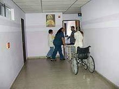 Otorgan a 5.918 empleados de Salud un adicional por $400 para ropa de trabajo