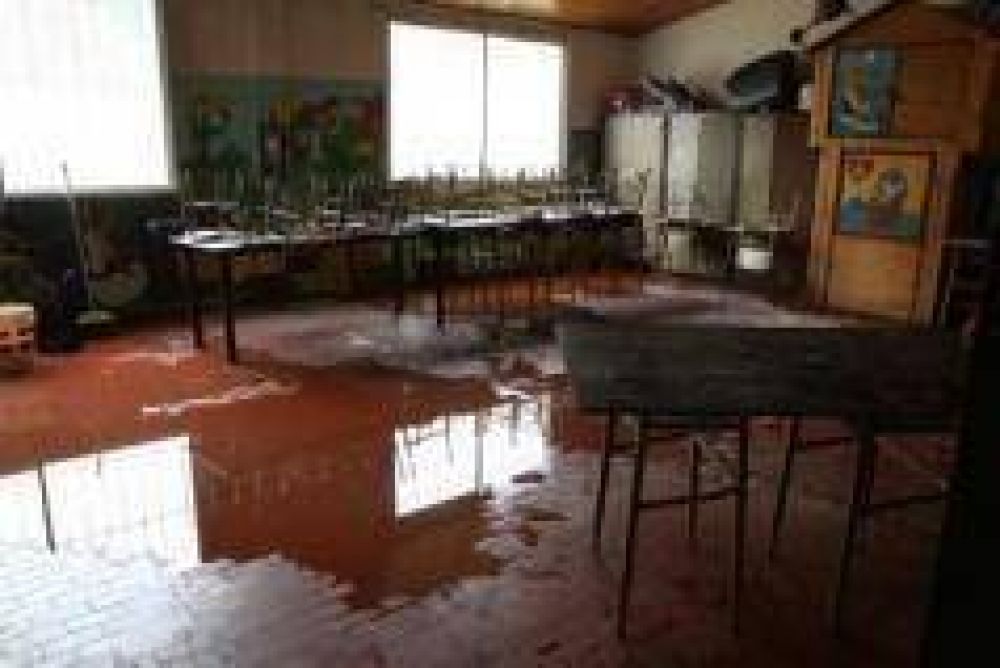 La Asamblea por la Educaci�n P�blica sali� al cruce de Carreras