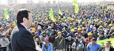 Multitudinario apoyo de la Uocra a Zamora por la creaci�n de fuentes laborales