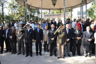 Autoridades municipales participaron del acto homenaje al Veterano de Guerra de Malvinas