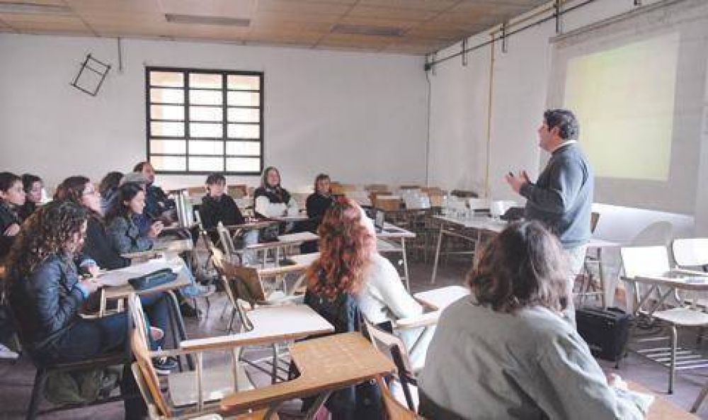 Editorial:Charla sobre el uso de aguas superficiales