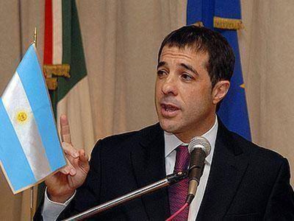 Daniel Amoroso:Para el denarvaismo, Binner y Stolbizer �intentar�n dividir votos de la oposici�n�