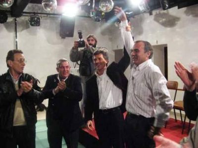 Claudio Ricasoli se lanz� como precandidato a intendente