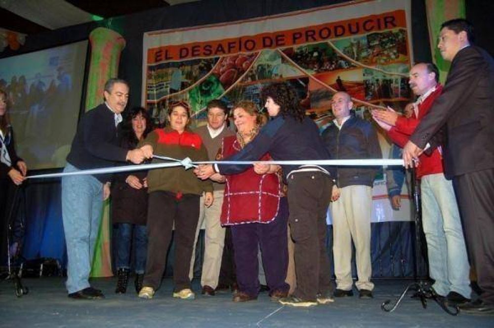 El intendente Mart�n inaugur� la octava edici�n de El Desaf�o de Producir