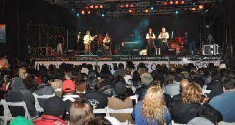 Multitudinario inicio de los festejos de los 101 a�os de Vilelas