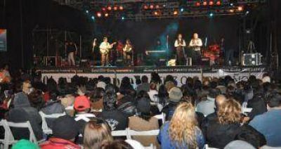 Multitudinario inicio de los festejos de los 101 a�os de Vilelas